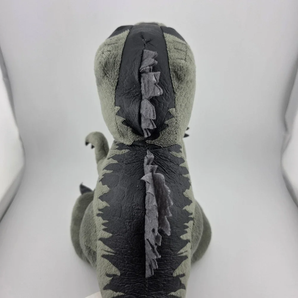 Jurassic World Dominion Gigantosaurus‎ Plush Gray 14